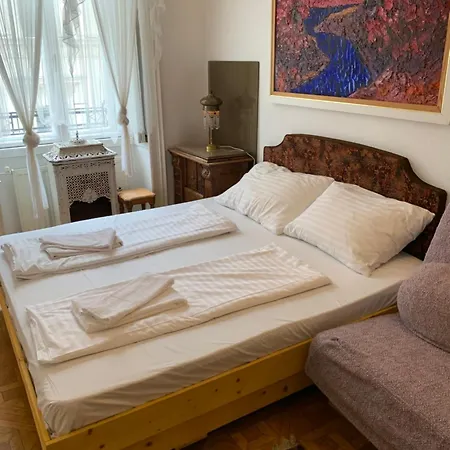 Libra Grande Venetian Style * Budapest