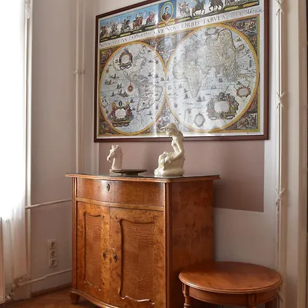 Apartment Libra Grande Venetian Style Budapest